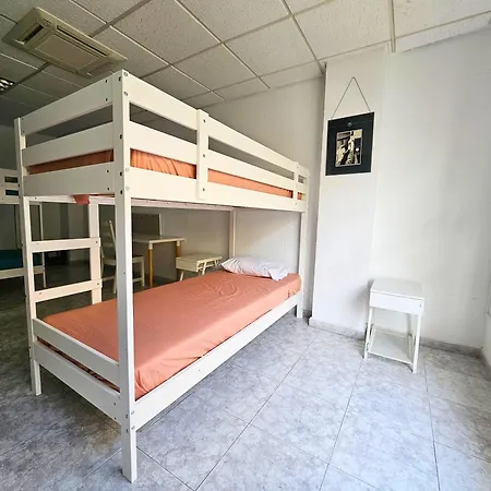 Coliving By Amazzzing Travel Ostello