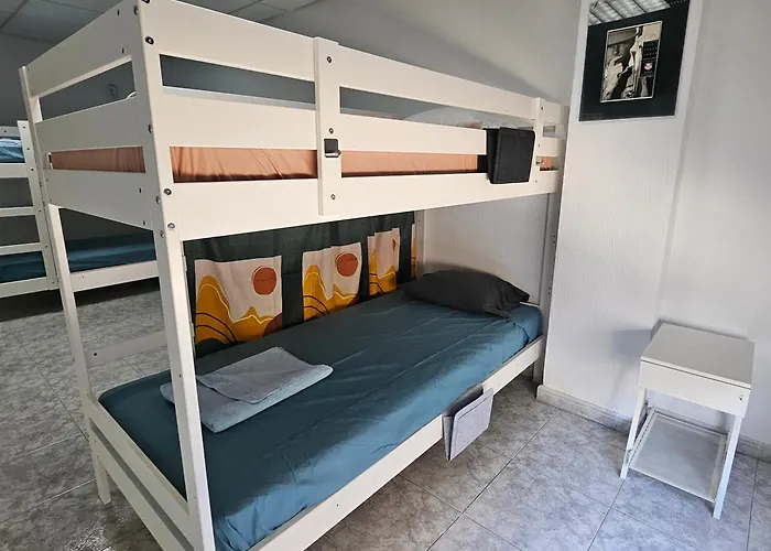 Hostel Coliving By Amazzzing Travel Κοραλέχο