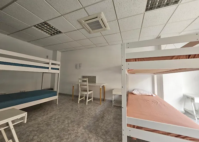 Coliving By Amazzzing Travel Hostel *