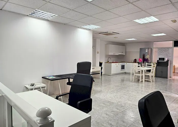 Hostel Coliving By Amazzzing Travel *